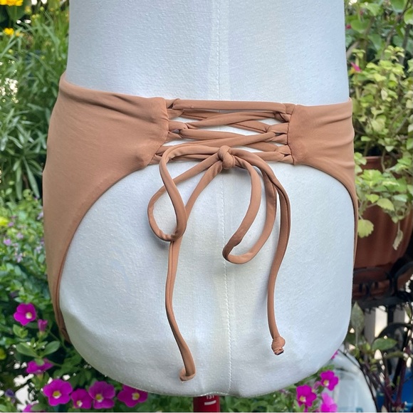 Dippin’ Daisy’s 2 Piece Bikini Pink Floral and Tan Both Pieces Size Small - Picture 4 of 16